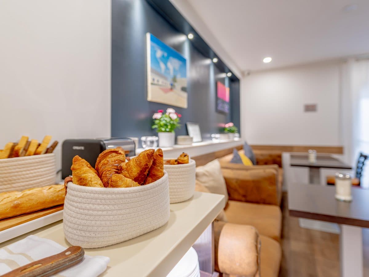 Petit-déjeuner et viennoiseries